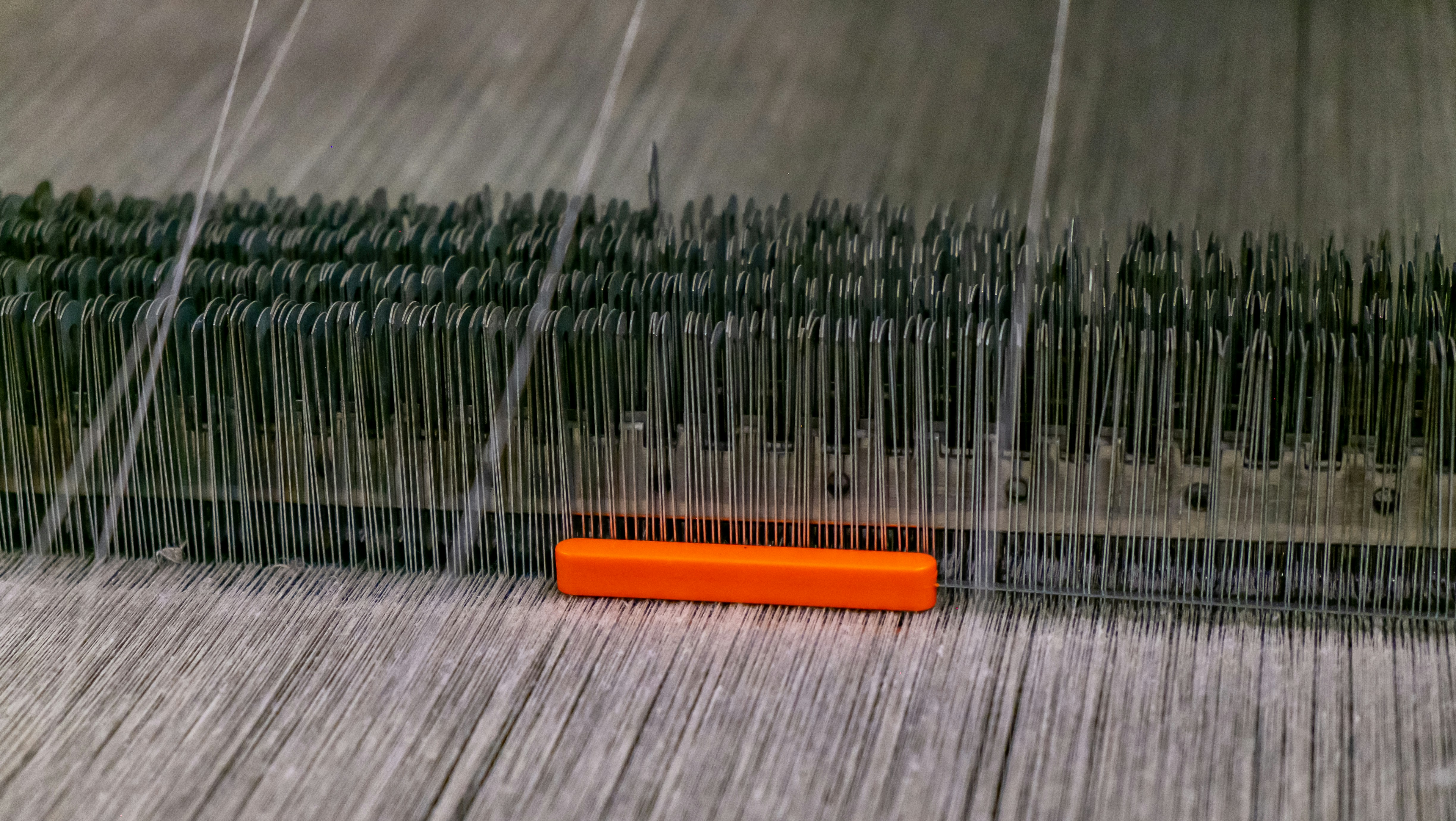 製品ライフサイクル全体（原材料調達、製造、輸送、使用、廃棄）における環境負荷を示す図解