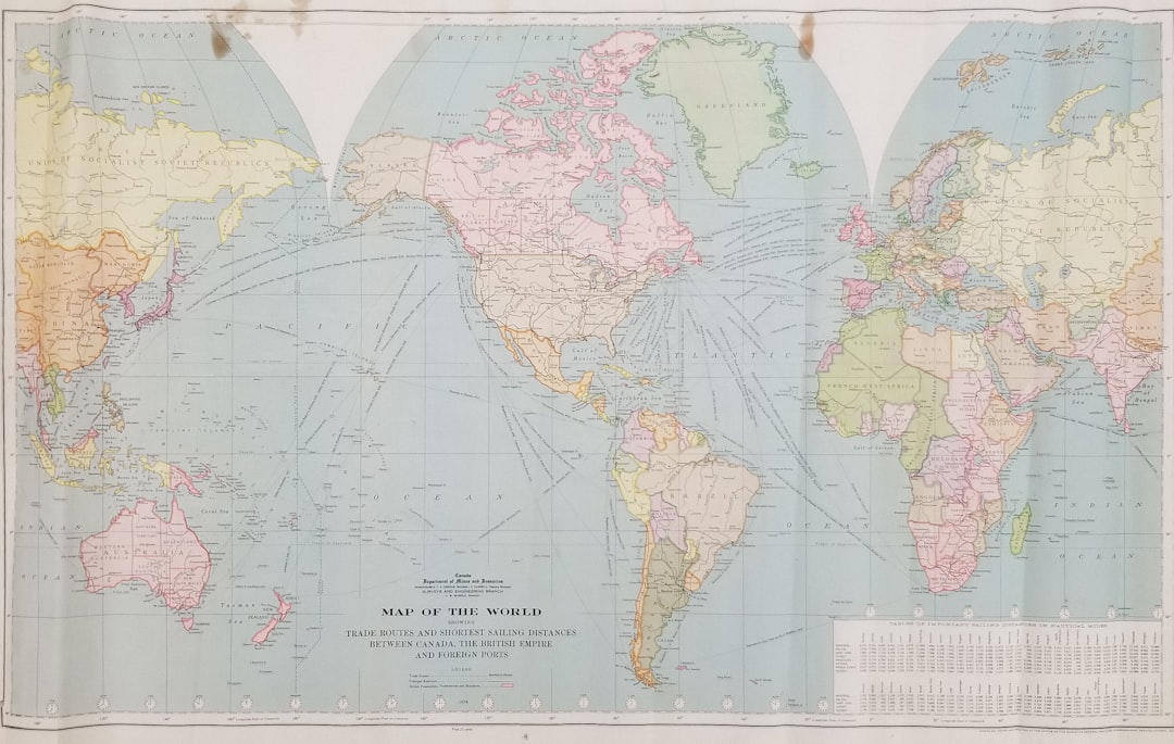 北海道東川町の風景写真が展示されたギャラリーの様子